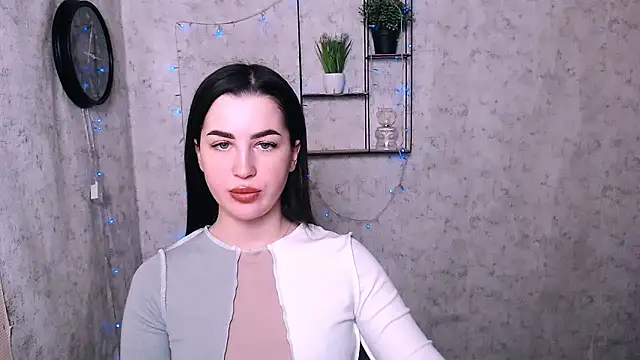 Snapshot of DivaKaily_ chatting on 12.08.24 DivaKaily online show from 12.08.24