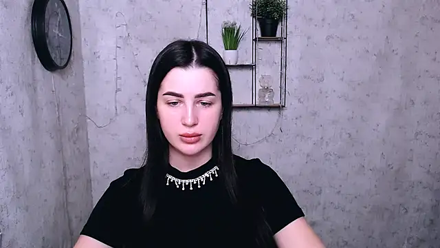 Snapshot of DivaKaily_ chatting on 02.01.25 DivaKaily online show from 02.01.25