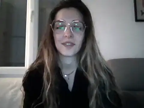 Snapshot of MissBella131 chatting on 02.01.25 MissBella131 online show from 02.01.25