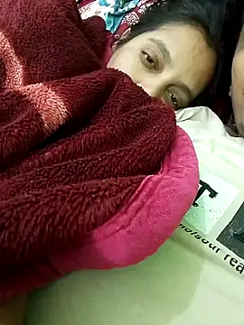 Snapshot of Taniya07 chatting on 01.26.25 Taniya07 online show from 01.26.25