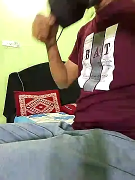 Snapshot of Taniya07 chatting on 02.16.25 Taniya07 online show from 02.16.25