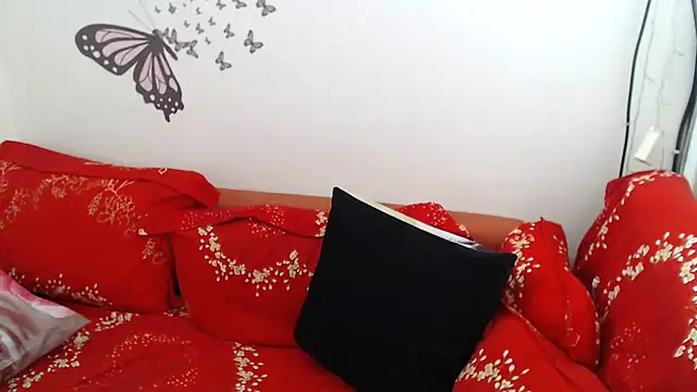 LadyHellene online show from 01.20.25