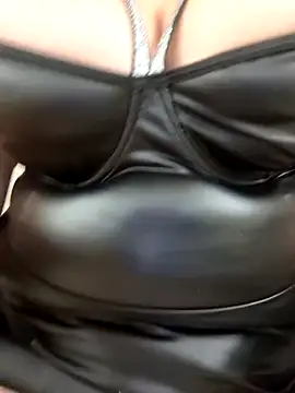 Snapshot of Mature_hot_mom chatting on 10.21.25 Mature hot mom online show from 10.21.25