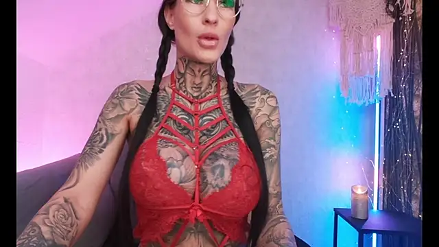 Snapshot of MeganWitch chatting on 01.24.25 MeganWitch online show from 01.24.25