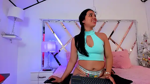 Snapshot of naughty__sara chatting on 12.30.24 naughty  sara online show from 12.30.24