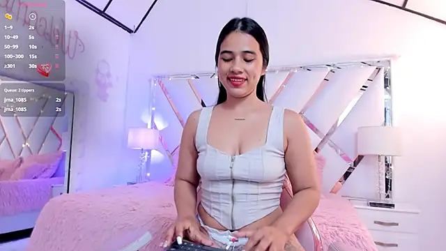 Snapshot of naughty__sara chatting on 01.11.25 naughty  sara online show from 01.11.25