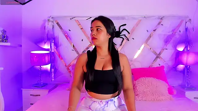 Snapshot of naughty__sara chatting on 10.17.25 naughty  sara online show from 10.17.25