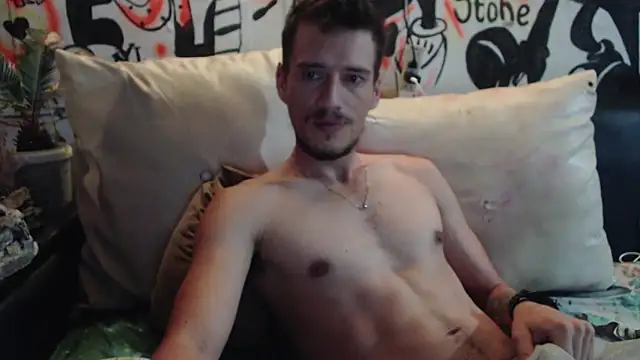 Snapshot of roystonee01 chatting on 10.16.25 roystonee01 online show from 10.16.25