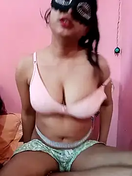 Snapshot of saviverma2024 chatting on 03.05.25 saviverma2024 online show from 03.05.25