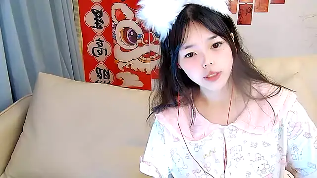 Snapshot of mango-a chatting on 02.19.25 mango-a online show from 02.19.25