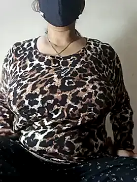 Snapshot of Anamika_Kapoor chatting on 12.22.24 Anamika Kapoor online show from 12.22.24