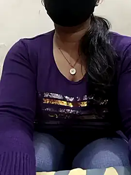 Snapshot of Anamika_Kapoor chatting on 12.26.24 Anamika Kapoor online show from 12.26.24