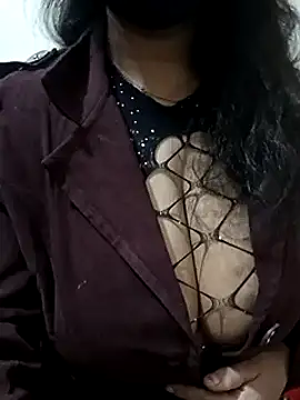 Snapshot of Anamika_Kapoor chatting on 12.31.24 Anamika Kapoor online show from 12.31.24