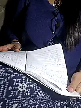 Snapshot of Anamika_Kapoor chatting on 01.30.25 Anamika Kapoor online show from 01.30.25