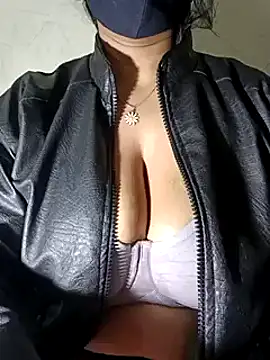 Snapshot of Anamika_Kapoor chatting on 02.03.25 Anamika Kapoor online show from 02.03.25