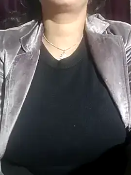 Snapshot of Anamika_Kapoor chatting on 02.11.25 Anamika Kapoor online show from 02.11.25