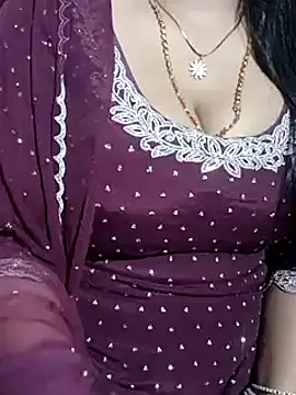 Snapshot of Anamika_Kapoor chatting on 03.11.25 Anamika Kapoor online show from 03.11.25