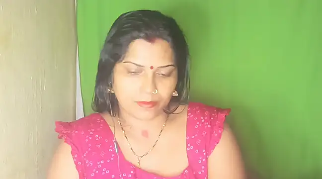Snapshot of mamoni91 chatting on 01.01.25 mamoni91 online show from 01.01.25