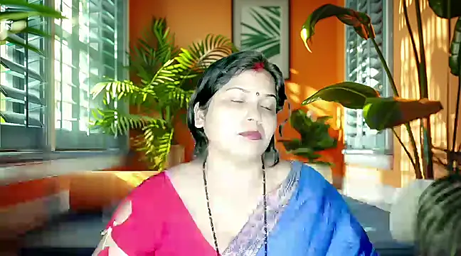 Snapshot of mamoni91 chatting on 02.24.25 mamoni91 online show from 02.24.25