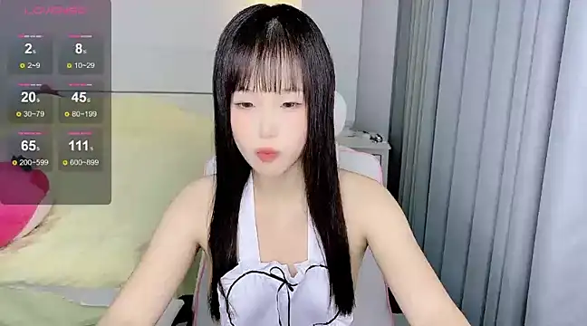 Snapshot of -Wendy__ chatting on 01.02.25 -Wendy online show from 01.02.25