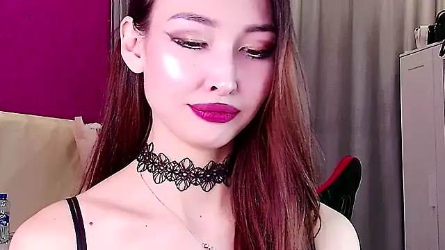 Snapshot of honey_yani chatting on 12.26.24 honey yani online show from 12.26.24