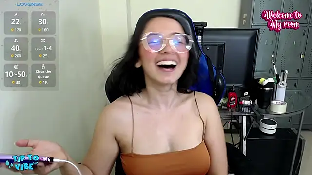 Snapshot of Kay_LustyWife chatting on 01.10.25 Kay LustyWife online show from 01.10.25