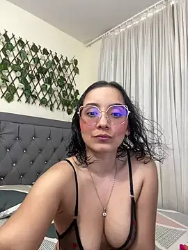 Snapshot of Kay_LustyWife chatting on 02.19.25 Kay LustyWife online show from 02.19.25