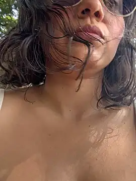 Snapshot of Kay_LustyWife chatting on 02.20.25 Kay LustyWife online show from 02.20.25