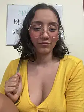 Snapshot of Kay_LustyWife chatting on 03.07.25 Kay LustyWife online show from 03.07.25