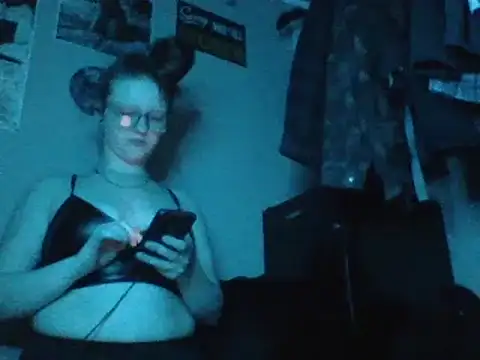 Snapshot of angel_star420864 chatting on 01.02.25 angel star420864 online show from 01.02.25