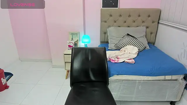 Snapshot of lauren_rios7 chatting on 01.14.25 lauren rios7 online show from 01.14.25