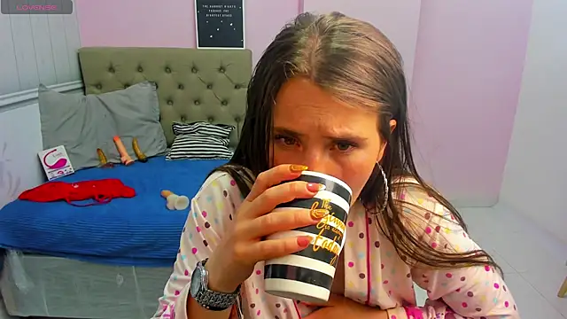 Snapshot of lauren_rios7 chatting on 02.15.25 lauren rios7 online show from 02.15.25