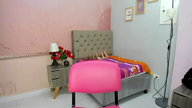 Snapshot of lauren_rios7 chatting on 10.19.25 lauren rios7 online show from 10.19.25