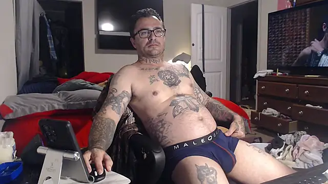 Snapshot of dadbod1178 chatting on 01.15.25 dadbod1178 online show from 01.15.25