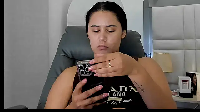 Snapshot of LexyRobert chatting on 11.08.25 LexyRobert online show from 11.08.25