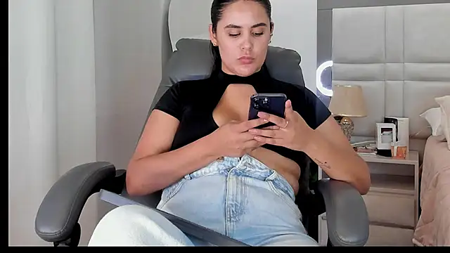 Snapshot of LexyRobert chatting on 11.09.25 LexyRobert online show from 11.09.25