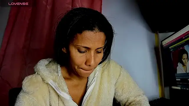 Snapshot of Nenita_Hot_ chatting on 09.10.25 Nenita Hot online show from 09.10.25