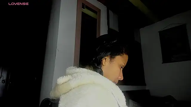 Snapshot of Nenita_Hot_ chatting on 10.01.25 Nenita Hot online show from 10.01.25