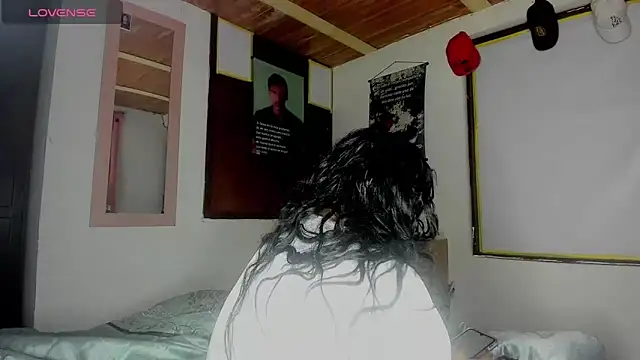 Snapshot of Nenita_Hot_ chatting on 10.10.25 Nenita Hot online show from 10.10.25