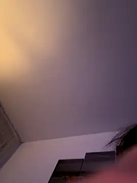 Snapshot of EmilyWi_ chatting on 11.03.25 EmilyWi online show from 11.03.25