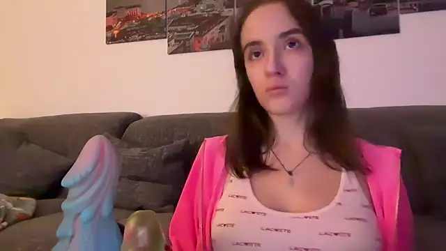 Snapshot of EmilyWi_ chatting on 11.08.25 EmilyWi online show from 11.08.25