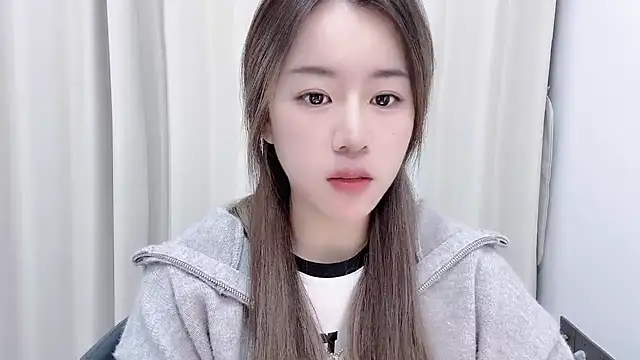 Snapshot of chloe-01 chatting on 12.19.24 chloe-01 online show from 12.19.24