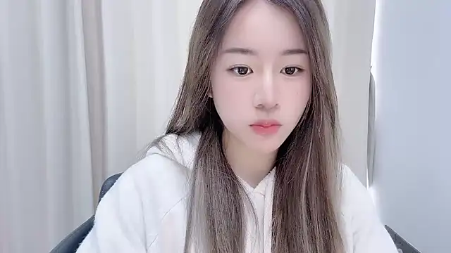 Snapshot of chloe-01 chatting on 12.29.24 chloe-01 online show from 12.29.24