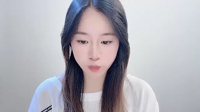 Snapshot of chloe-01 chatting on 11.11.25 chloe-01 online show from 11.11.25