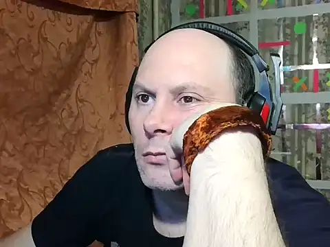 Snapshot of AgnichBan chatting on 01.26.25 AgnichBan online show from 01.26.25