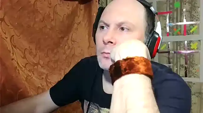 Snapshot of AgnichBan chatting on 01.27.25 AgnichBan online show from 01.27.25