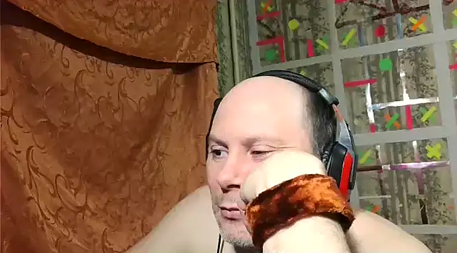 Snapshot of AgnichBan chatting on 01.28.25 AgnichBan online show from 01.28.25