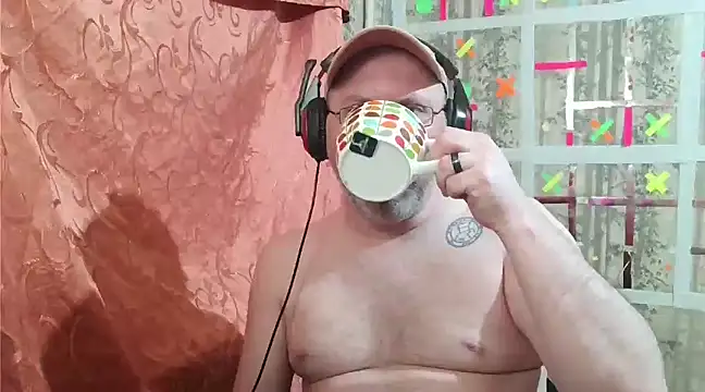 Snapshot of AgnichBan chatting on 02.16.25 AgnichBan online show from 02.16.25