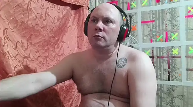 Snapshot of AgnichBan chatting on 02.25.25 AgnichBan online show from 02.25.25