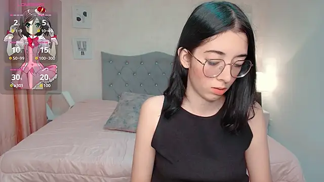 Snapshot of brooklove_doll chatting on 02.04.25 brooklove doll online show from 02.04.25